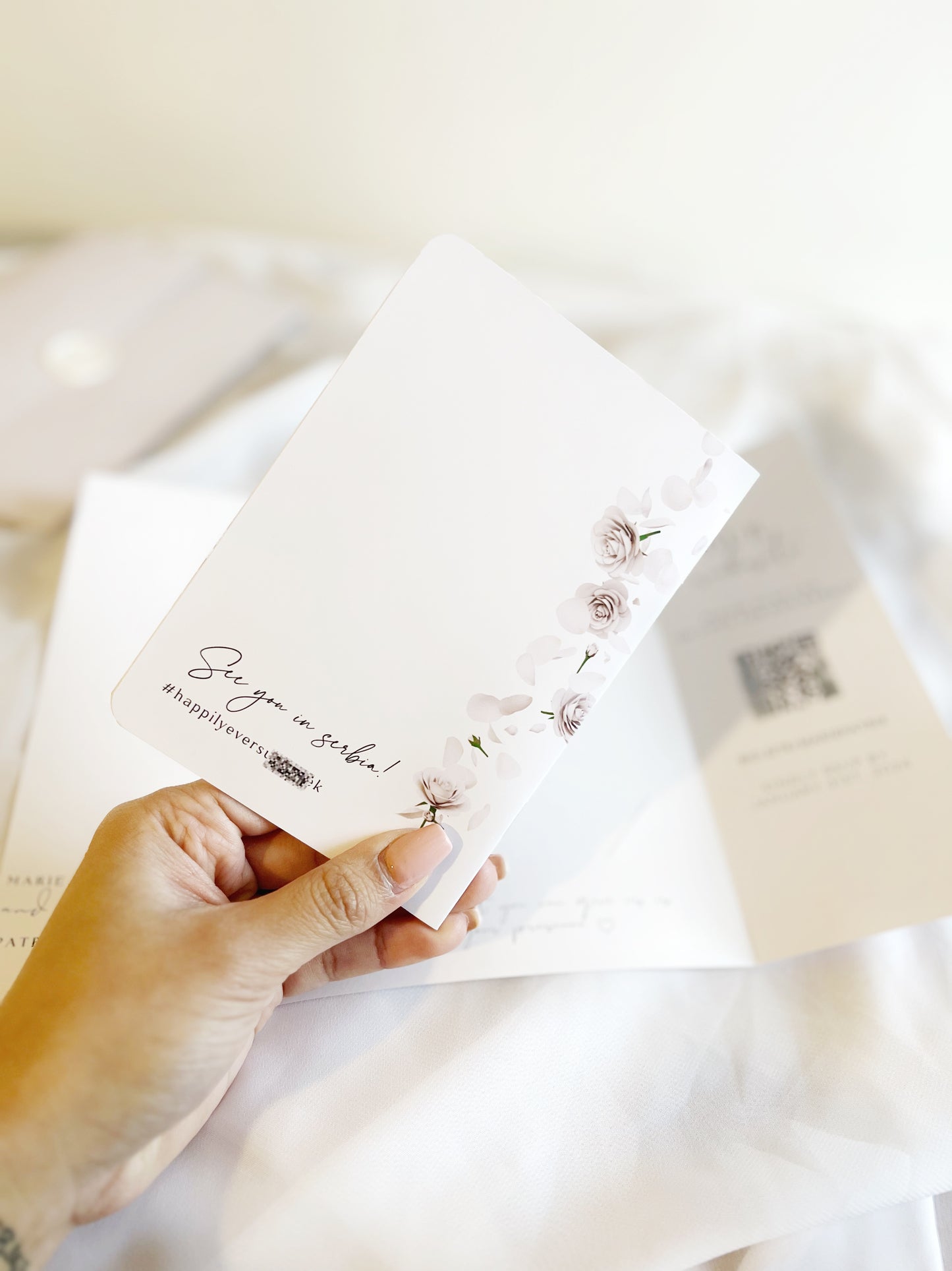 classic white roses (8-pages)